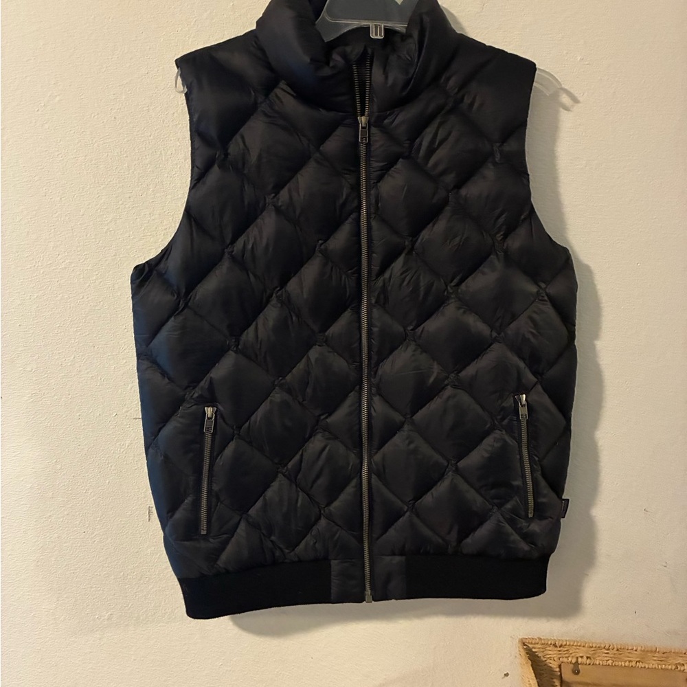 Patagonia Black Quilted Vest duck down